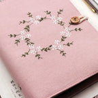 Carnet Brodé en Tissu Rose