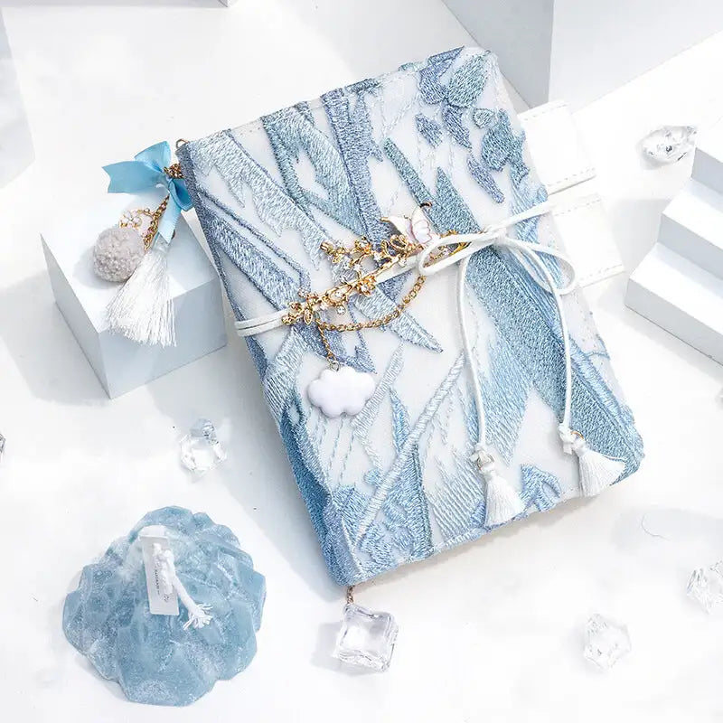 Carnet Brodé – Style Doux et Minimaliste