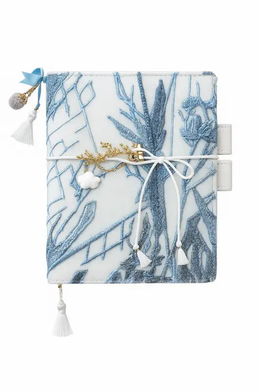 carnet-brode-style-doux-et-minimaliste-nuage-dhiver-0