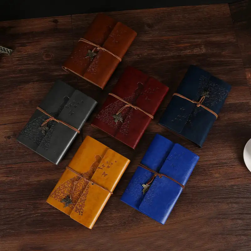 Carnet Papillon Chic – Journal Intime à Cordon en Cuir Vieilli