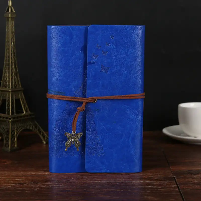 Carnet Papillon Chic – Journal Intime à Cordon en Cuir Vieilli