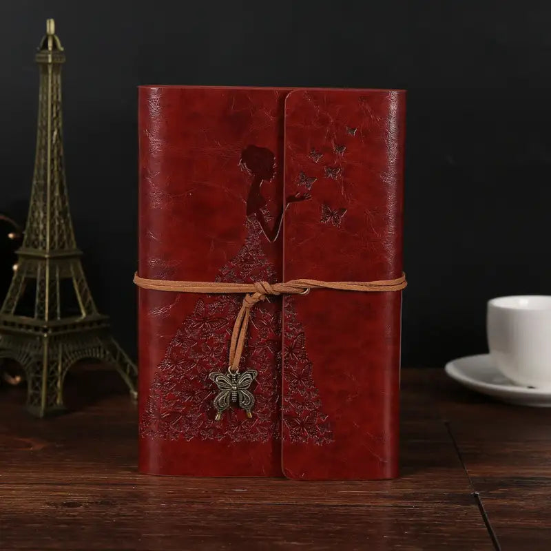 Carnet Papillon Chic – Journal Intime à Cordon en Cuir Vieilli