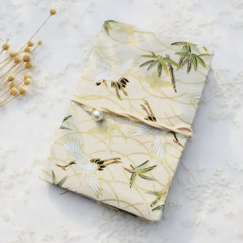 notebook-en-tissu-dore-motif-grue-a5-notebook-0